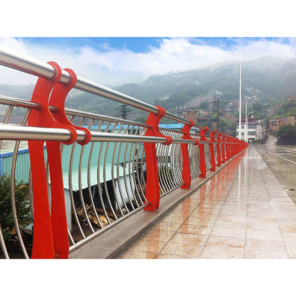 道路、橋梁不銹鋼復(fù)合管7.jpg 道路、橋梁不銹鋼復(fù)合管7.jpg